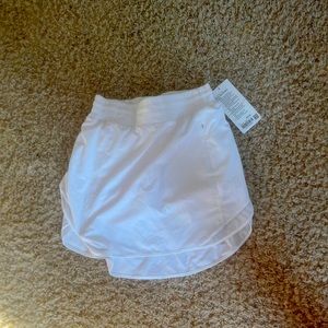 BRAND NEW LULU HOTTY HOT SKIRT NEVER WORN SIZE:6